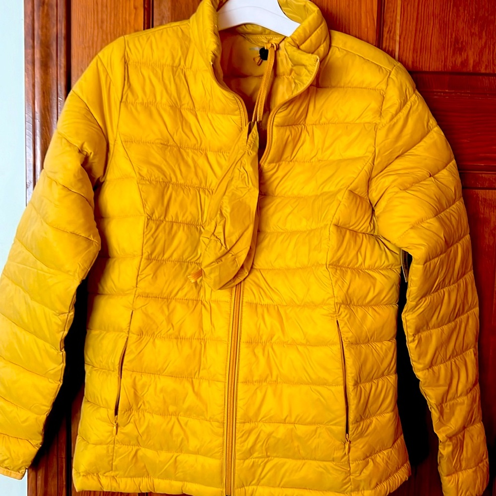 New Amazon Essentials Mens Puffer Super Light Packable Jacket M NWT Unique